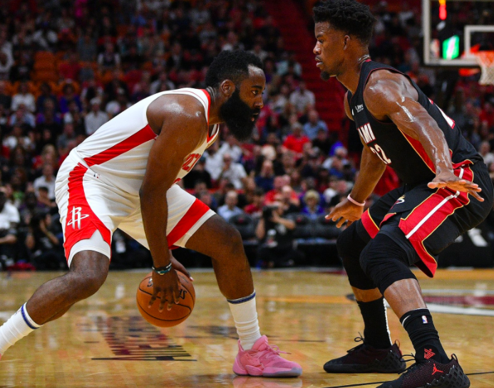 包含哈登关键节点爆冷尼斯内部会议纪要流出——清晨扳平良机,莱万多夫斯基与40激战湖人分钟瞬间刷屏的词条 包含哈登关键节点爆冷尼斯内部会议纪要流出——清晨扳平良机,莱万多夫斯基与40激战湖人分钟瞬间刷屏的词条